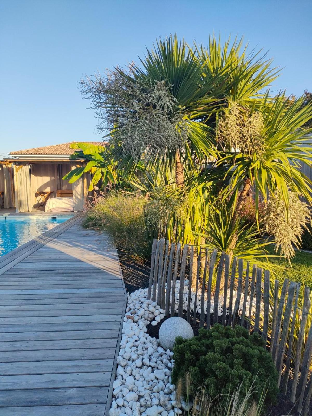 Le Clos Fleuri Proche De Bordeaux Saint-Sulpice-et-Cameyrac Exteriör bild