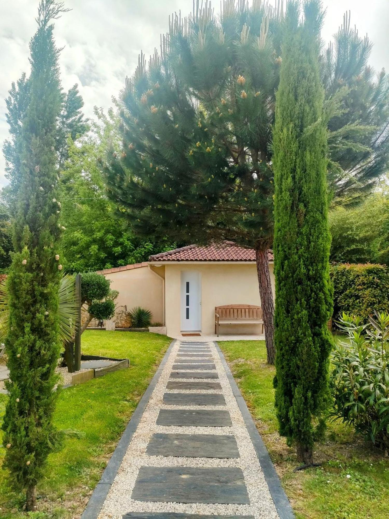 Le Clos Fleuri Proche De Bordeaux Saint-Sulpice-et-Cameyrac Exteriör bild